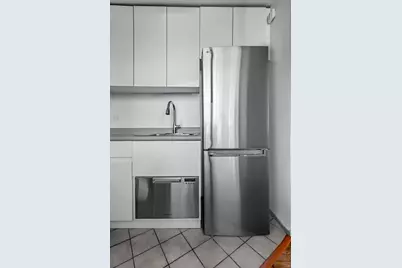 236 E 47th Street #33D, New York City, NY 10017 - Photo 5