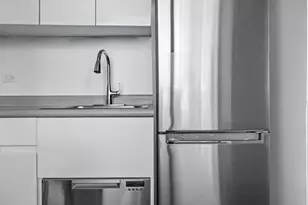 236 E 47th St, New York City, NY 10017 - Photo 5