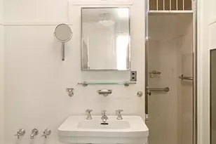 895 Park Ave, New York City, NY 10075 - Photo 15