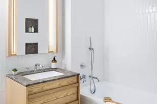 22-18 Jackson Ave, New York City, NY 11101 - Photo 11