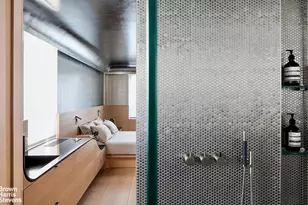 255 W 23rd St, New York City, NY 10011 - Photo 7