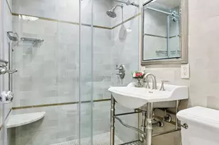 209 E 56th St, New York City, NY 10022 - Photo 5