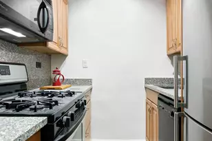 209 E 56th St, New York City, NY 10022 - Photo 3