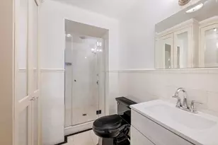 350 W 57th St, New York City, NY 10019 - Photo 17