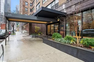 305 E 40th St, New York City, NY 10017 - Photo 19