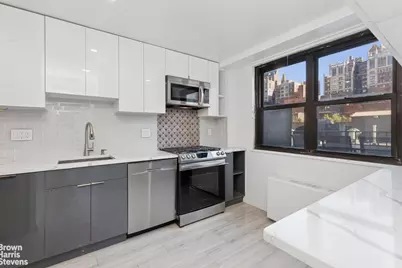 305 E 40th Street #15L, New York City, NY 10017 - Photo 9