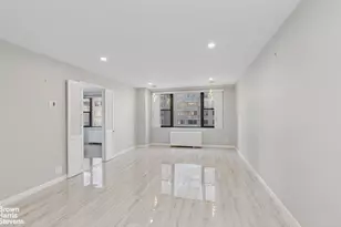 305 E 40th St, New York City, NY 10017 - Photo 5