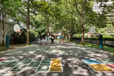 330 E 33rd Street #7J, New York City, NY 10016 - Photo 11