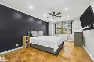 305 E 40th St, New York City, NY 10017 - Photo 3