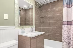 305 E 40th St, New York City, NY 10017 - Photo 5