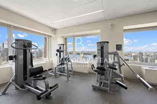 322 W 57th St, New York City, NY 10019 - Photo 17