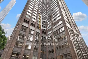 322 W 57th St, New York City, NY 10019 - Photo 11