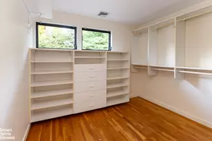 712 Ladd Rd, New York City, NY 10471 - Photo 19