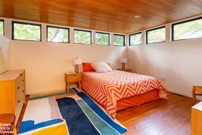 712 Ladd Road, New York City, NY 10471 - Photo 13