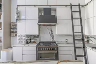 457 W 22nd St, New York City, NY 10011 - Photo 7