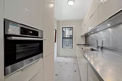 255 Eastern Parkway #C9, New York City, NY 11238 - Photo 9