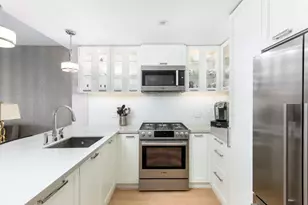 330 E 38th St, New York City, NY 10016 - Photo 5