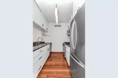 300 E 85th Street #201, New York City, NY 10028 - Photo 3