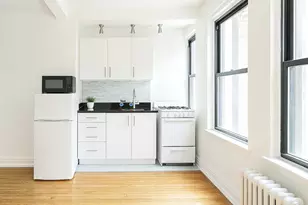 339 E 58th St, New York City, NY 10022 - Photo 3