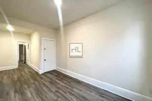 51-28 35th St, New York, NY 11101 - Photo 3