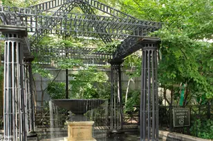 240 E 47th St, New York, NY 10017 - Photo 17