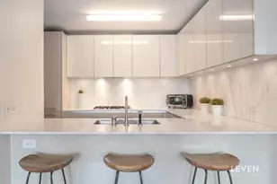 322 W 57th St, New York City, NY 10019 - Photo 3