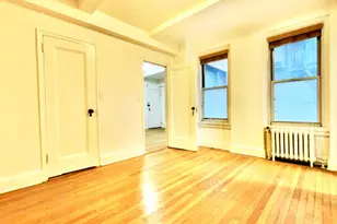 325 W 45th St, New York City, NY 10036 - Photo 3
