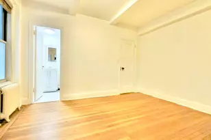 325 W 45th St, New York City, NY 10036 - Photo 5