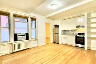 325 W 45th St, New York City, NY 10036 - Photo 1