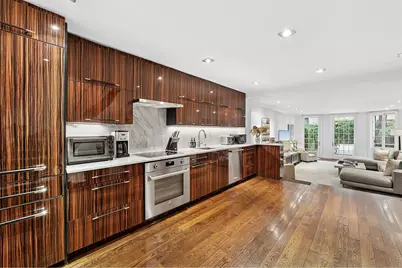 165 E 71st Street, New York City, NY 10021 - Photo 3