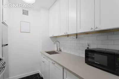 357 E 57th Street #2E, New York City, NY 10022 - Photo 5