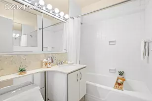 20 E 9th St, New York City, NY 10003 - Photo 21