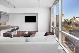 8 Union Square S, New York City, NY 10003 - Photo 1