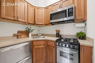 110 E 57th St, New York City, NY 10022 - Photo 9