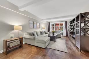 320 W 76th St, New York City, NY 10023 - Photo 1