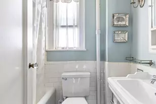 333 E 43rd St, New York, NY 10017 - Photo 11