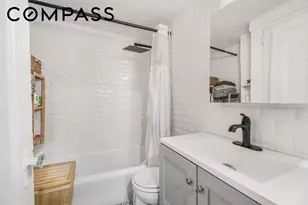 5 Charles St, New York, NY 10014 - Photo 3