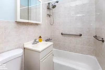 96 W End Avenue, New York City, NY 11235 - Photo 9