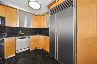 330 E 38th St, New York City, NY 10016 - Photo 7