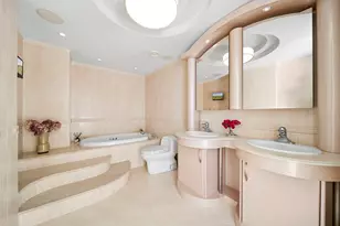 330 E 38th St, New York City, NY 10016 - Photo 9