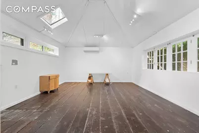 428 E 18th Street, New York City, NY 11226 - Photo 17