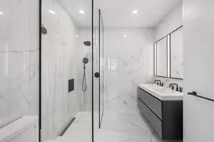 22-43 Jackson Ave, New York City, NY 11101 - Photo 7