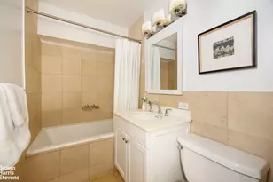 421 Hudson St, New York City, NY 10014 - Photo 7