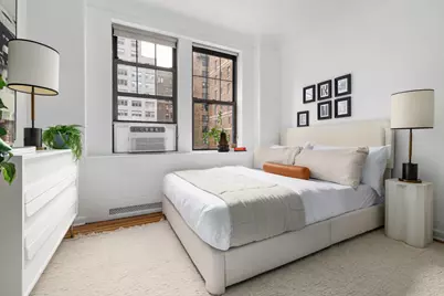 23 W 73rd Street #704, New York City, NY 10023 - Photo 3