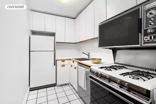 45 W 67th St, New York City, NY 10023 - Photo 3