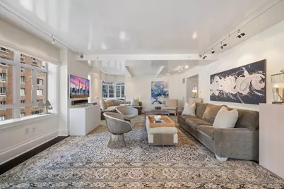 21 E 61st Street #8F, New York City, NY 10065 - Photo 3