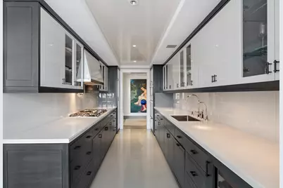 21 E 61st Street #8F, New York City, NY 10065 - Photo 9