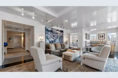 21 E 61st Street #8F, New York City, NY 10065 - Photo 3