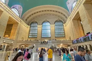 220 E 54th St, New York City, NY 10022 - Photo 17