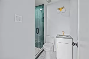 1321 E 69th St, New York City, NY 11234 - Photo 11